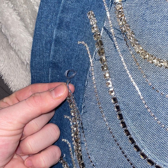 Boutique Distressed Rhinestone Jeans - Picture 6 of 6